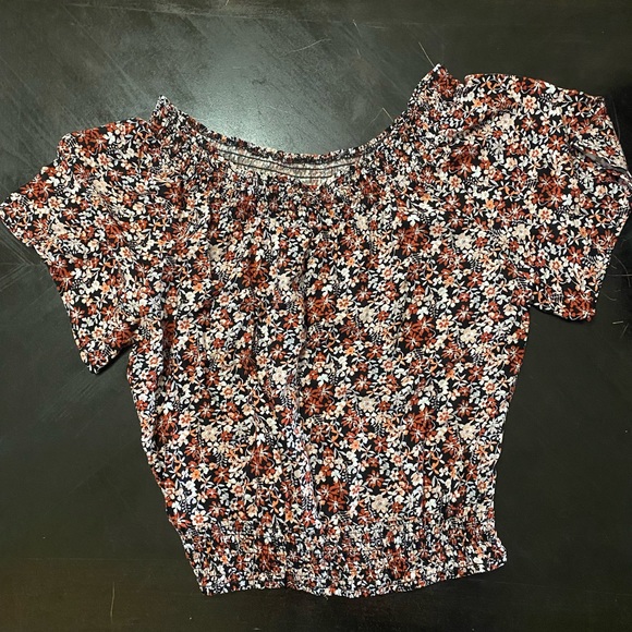 Top - Picture 1 of 2